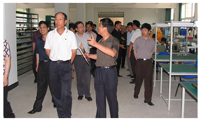 福建省委常委、政法委書記徐謙一行視察虹潤公司