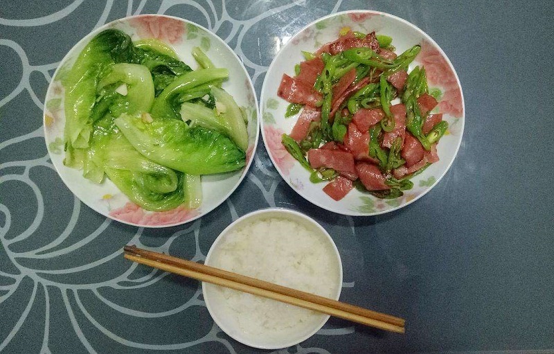 晚飯后養(yǎng)生小知識(shí)，晚飯時(shí)按序做5件事，舒暢安康還養(yǎng)身！
