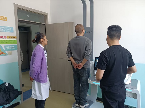 嘉樂醫(yī)療智能體檢一體機檢測中 嘉樂醫(yī)療智能體檢一體機檢測中